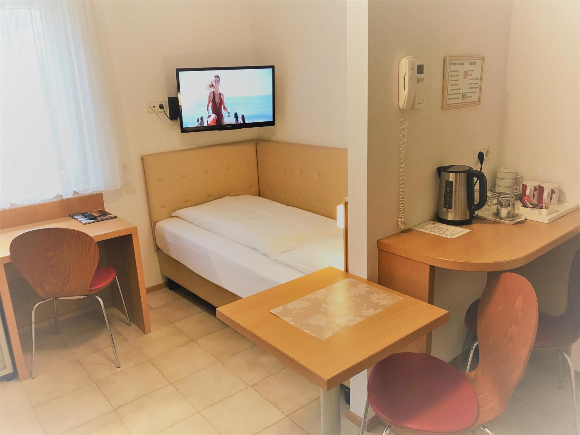 City Hotel Albrecht Schwechat Quarto foto