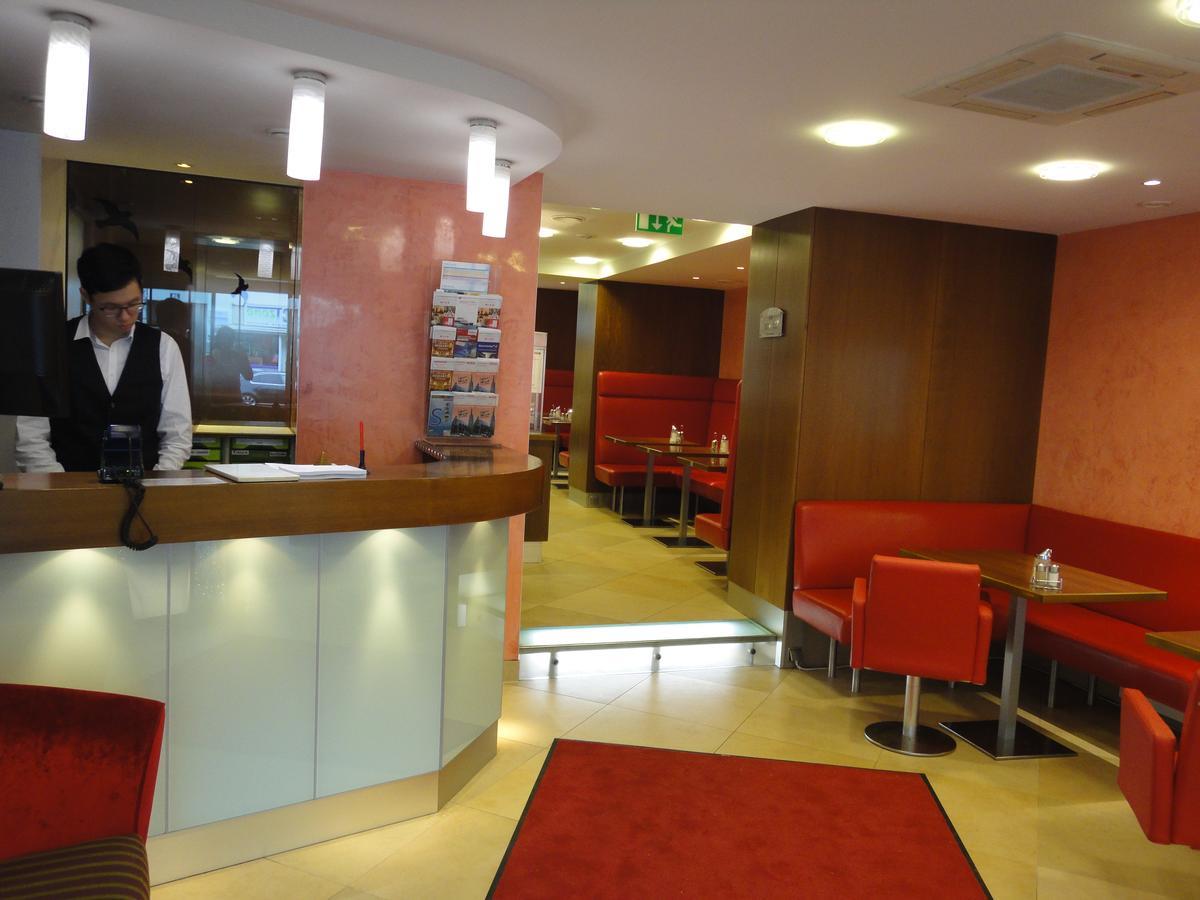 City Hotel Albrecht Schwechat Quarto foto