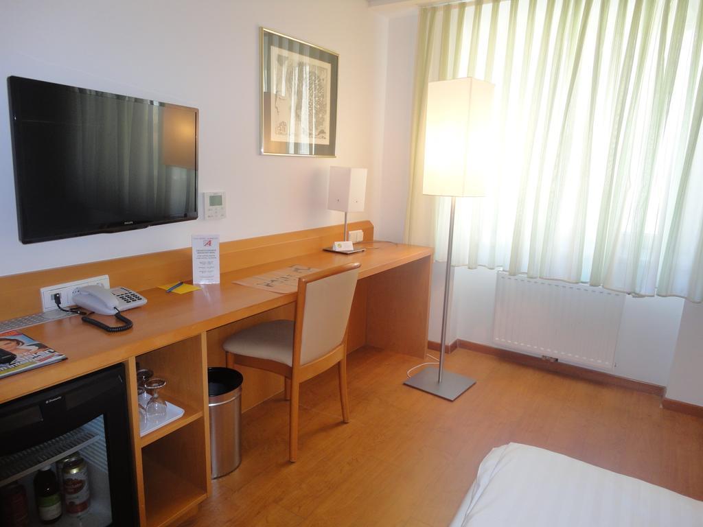 City Hotel Albrecht Schwechat Quarto foto